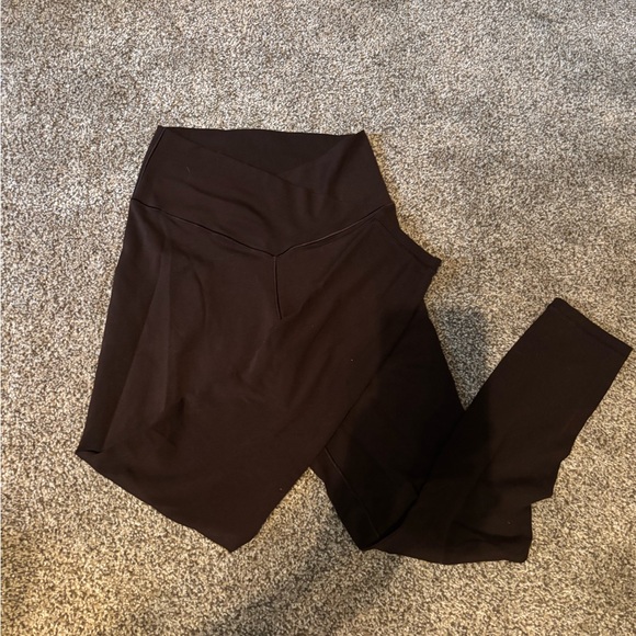 Women’s clothing lot (Aerie, Hollister, Nike, under armour & more!) - Picture 10 of 14